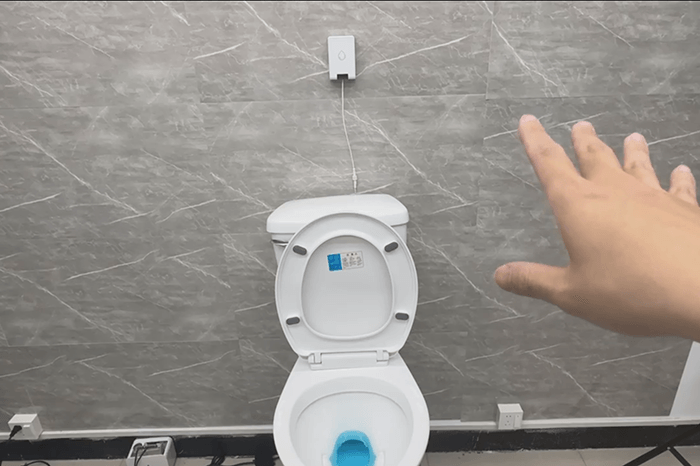 Why automatic flushing toilets are a good idea and how they can make public bathrooms cleaner